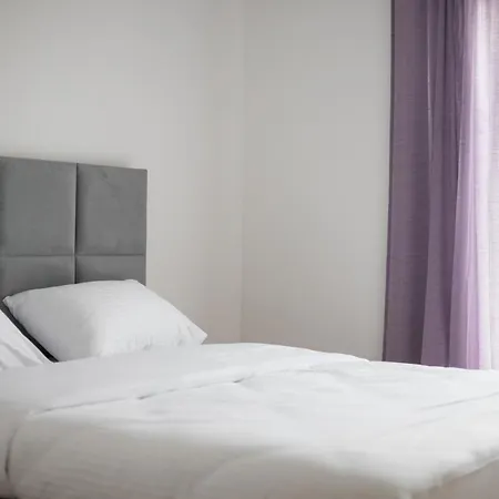 アパート Hohome Comfy ワルシャワ